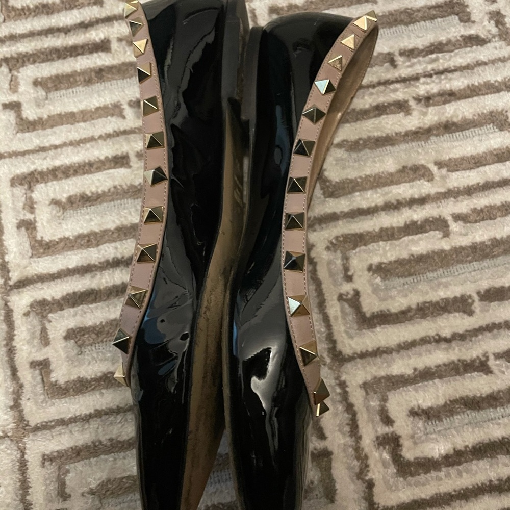 PATENT ROCKSTUD BALLET FLAT - Picture 4 of 4